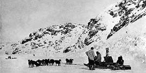 Dal film "Nanook of the North" (Robert Flaherty, 1922)