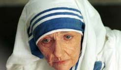 Olivia Hussey intrepreta Madre Teresa