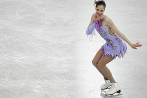 Caroline Kostner durante la sua esibizione alle Olimpiadi di Torino