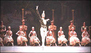 Roberto Bolle in ''La Bayad&egrave;re'' 