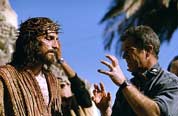 James Caviezel e Mel Gibson sul set