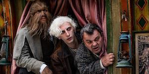 Kapitan Volkonogov Bezahl (Captain Volgonogov escaped) / Freaks Out