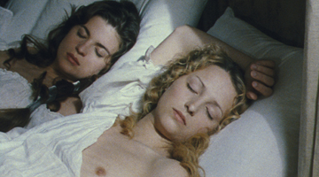 
C&eacute;cile Cassel et St&eacute;phanie de Crayencour
