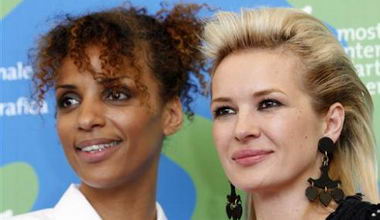 Jiuliet Ellis e Kierston Wareing