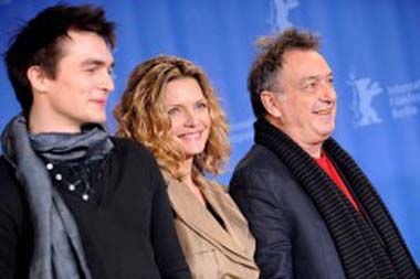 Michelle Pfeiffer, Rupert Friend e il regista del film