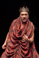 Un momento dello spettacolo visto al Teatro Carlo Goldoni di Venezia&copy; Masiar Pasquali