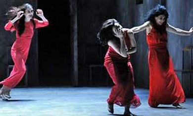 Scena della danza delle rose rosse