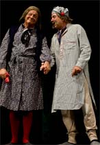 Teresa e Giuan in una scena dello spettacolo