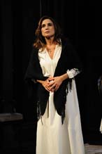 Lina Sastri è Filumena. Foto di Matteo De Filippo