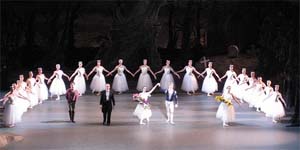 Il cast di Giselle agli applausi