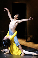 Le jeune homme et la mort: Le Jeune Homme (Roberto Bolle); La Mort (Marta Romagna). 