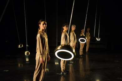 PENDULUM di Lucy Guerin/ Lucy Guerin Inc/ Matthias Schack-Arnott - � Sarah Walker