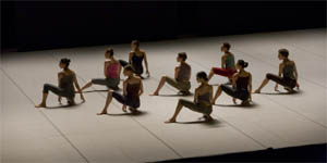 Una scena di <i>Three