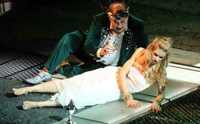 Scott MacAllister (Herodes) e Cristina Baggio (Salome)