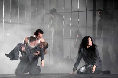 Un momento dello spettacolo © Bresca e Amisano - Teatro alla Scala