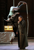 Un momento dello spettacolo visto al Teatro Petruzzelli di Bari il 31 gennaio 2017