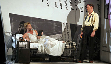 Karen Coker (Venus) e Loren Geeting (Rodney Hatch)