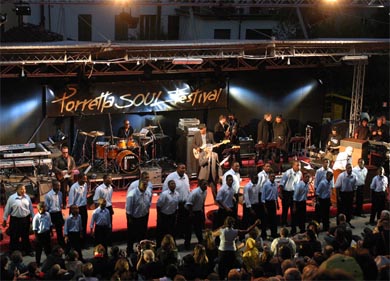 joe Simon & D avenue gospedl choir