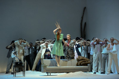 Un momento dell'opera. Foto di Hans Jörg Michel.