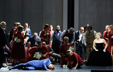 Una scena dello spettacolo © Wilfried Hoesl
